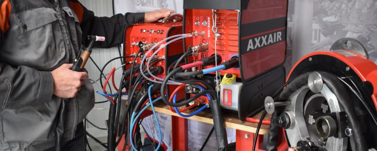 Commutateur de soudage AXXAIR : branchez deux têtes de soudage à un seul générateur