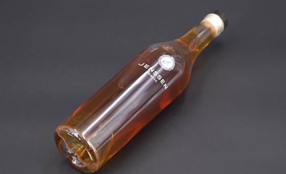 sablage-peinture-verre-logo-bouteille-cognac